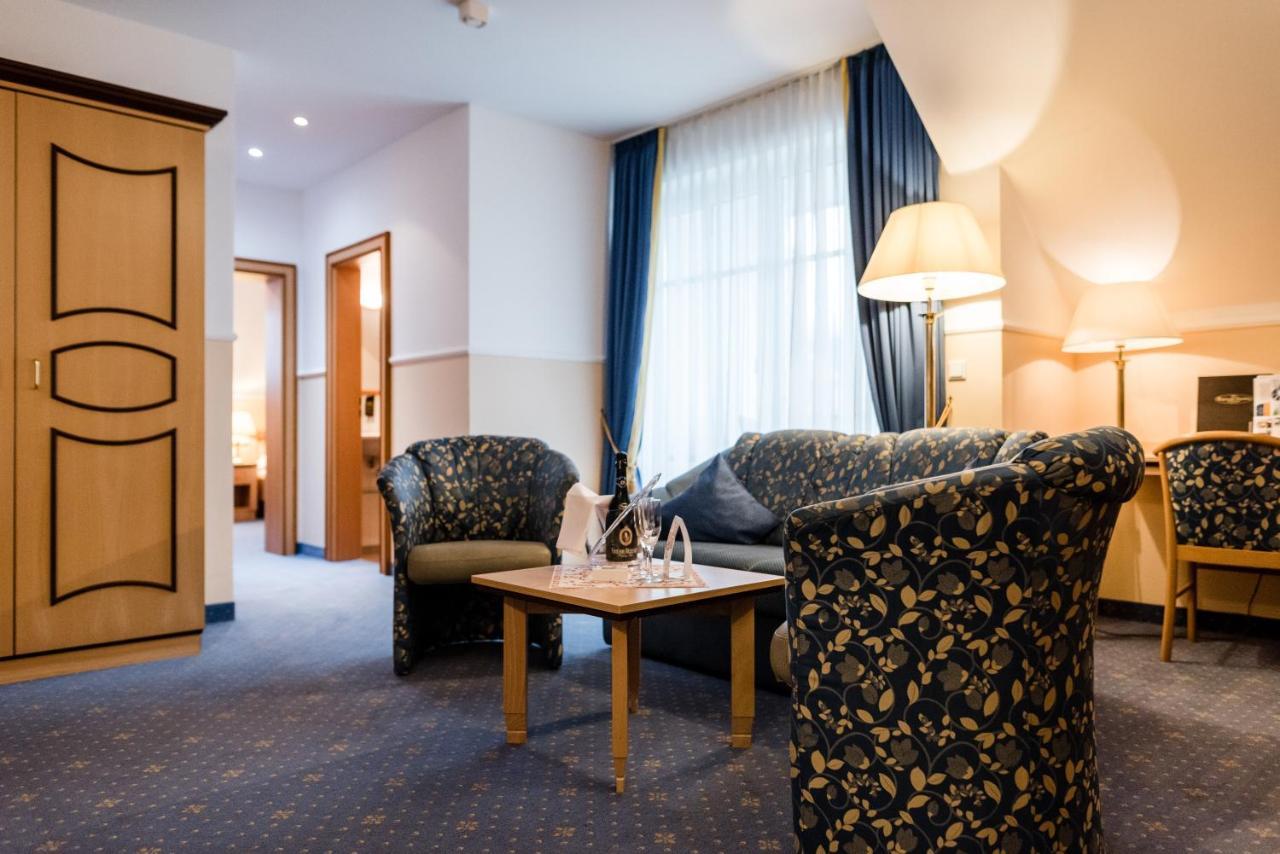 Akzent Hotel Bayerwald-Residenz Neukirchen エクステリア 写真