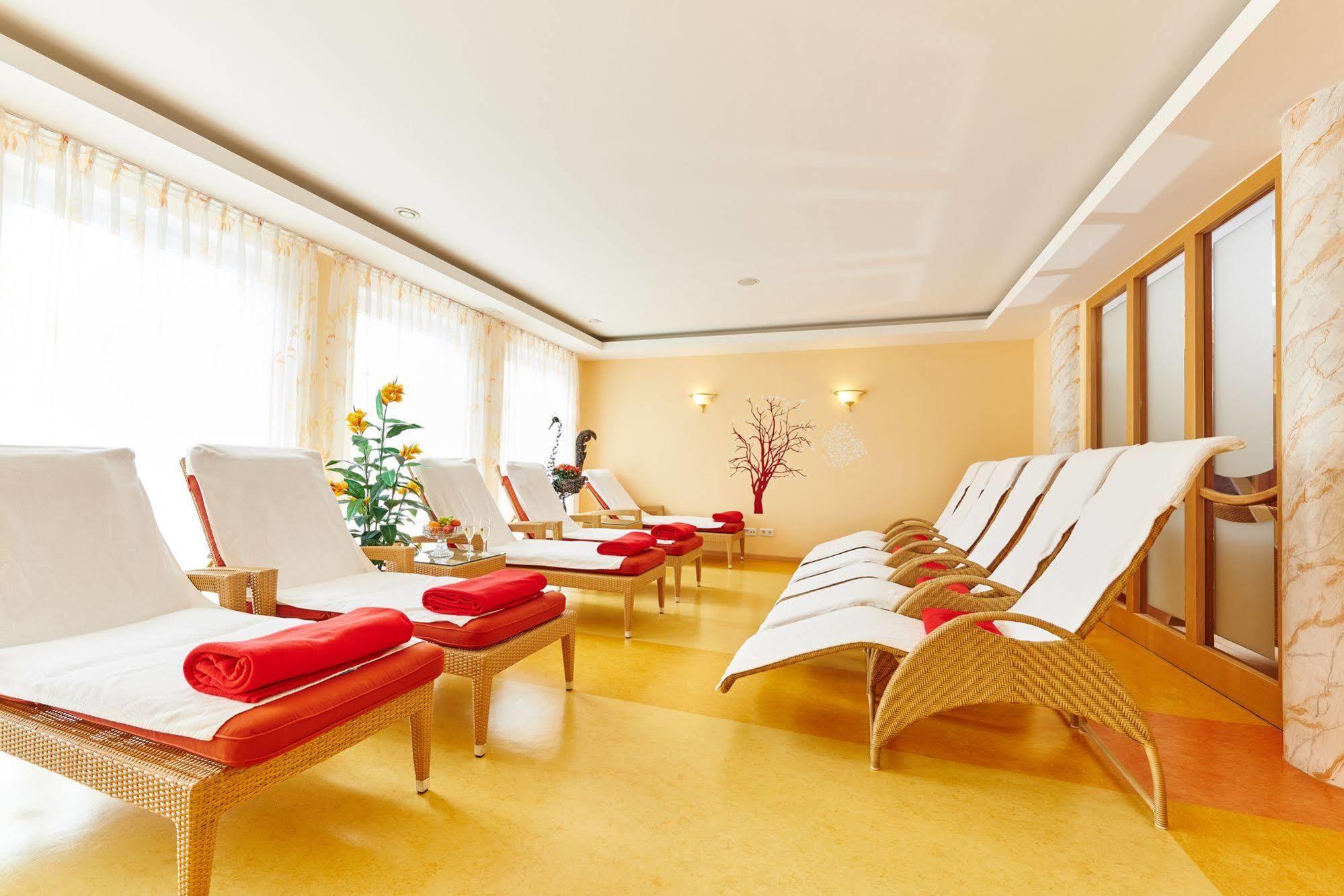 Akzent Hotel Bayerwald-Residenz Neukirchen エクステリア 写真