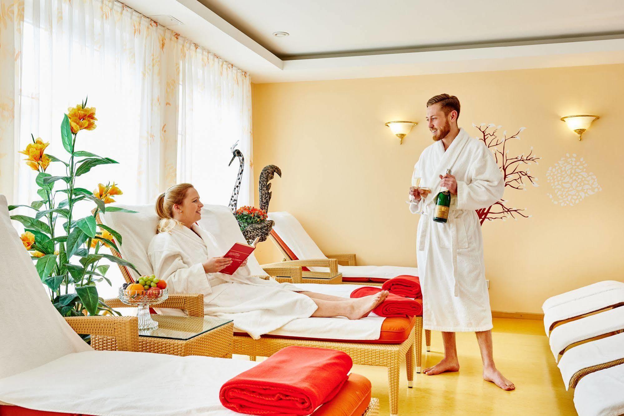 Akzent Hotel Bayerwald-Residenz Neukirchen エクステリア 写真
