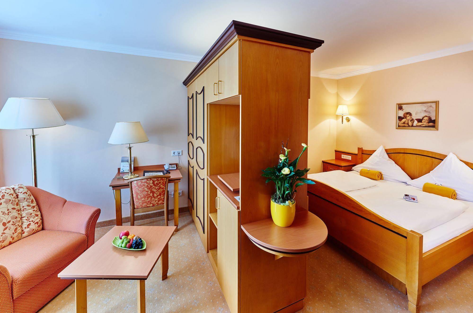Akzent Hotel Bayerwald-Residenz Neukirchen エクステリア 写真